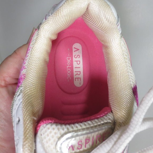 Upcycled Pink Tie Dye Hearts Graphic Love to Run Cross Trainer Running Shoes 6.5 - Picture 8 of 11